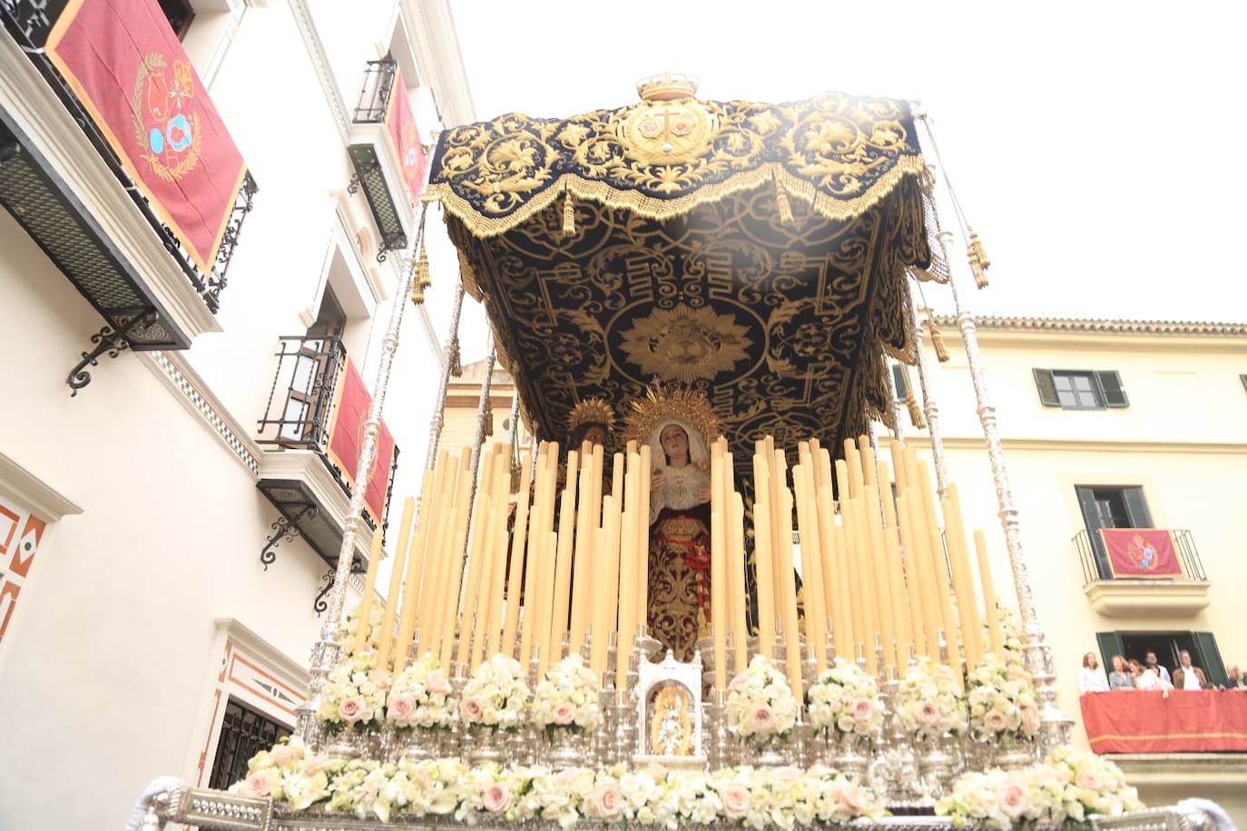 La hermandad de Jesús Despojado realiza su estación de penitencia con normalidad a pesar de las previsiones meteorológicas