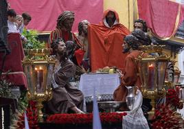 La lluvia destroza un Domingo de Ramos de decisiones controvertidas