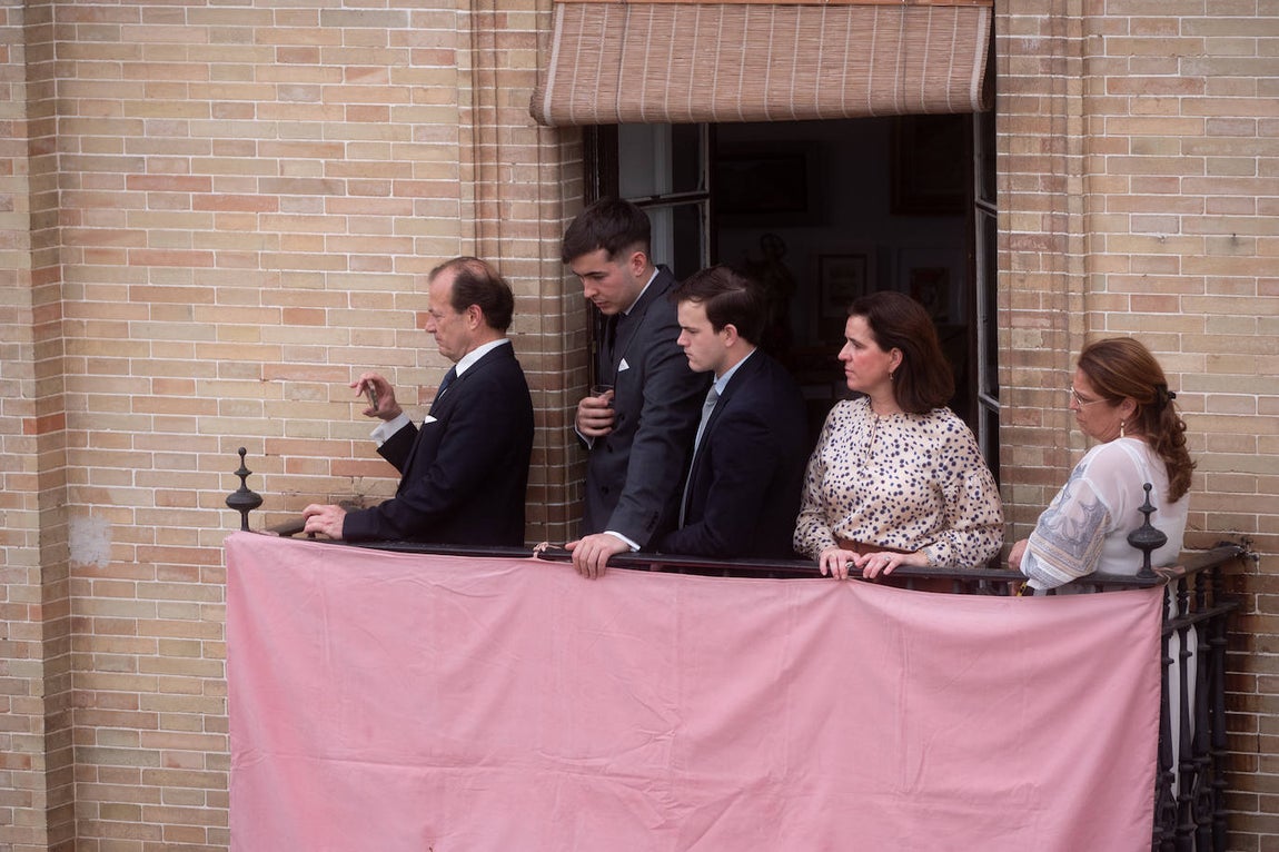 La Borriquita realiza su estación de penitencia este Domingo de Ramos a paso acelerado debido a los partes meteorológicos