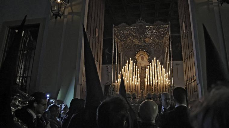 Lunes Santo de la Semana Santa de Sevilla 2024, en imágenes