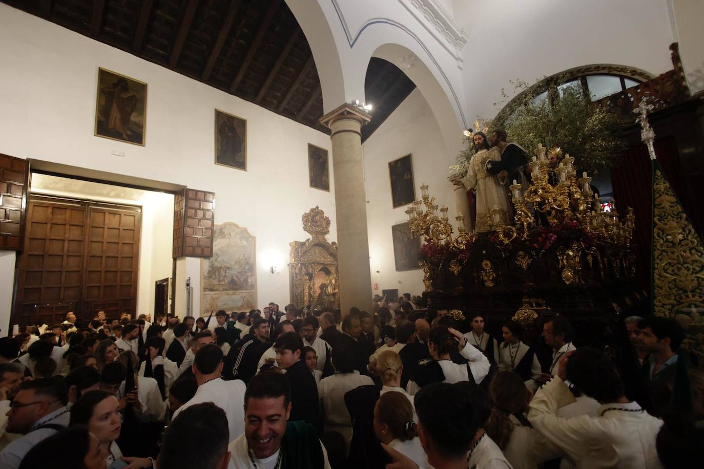 La Redención realiza su estación de penitencia a la Catedral de Sevilla este Lunes Santo 