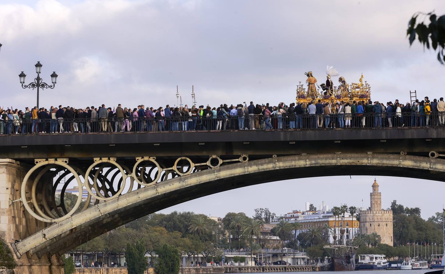 La hermandad de San Gonzalo decide realizar su estación de penitencia a pesar de las adversidades 