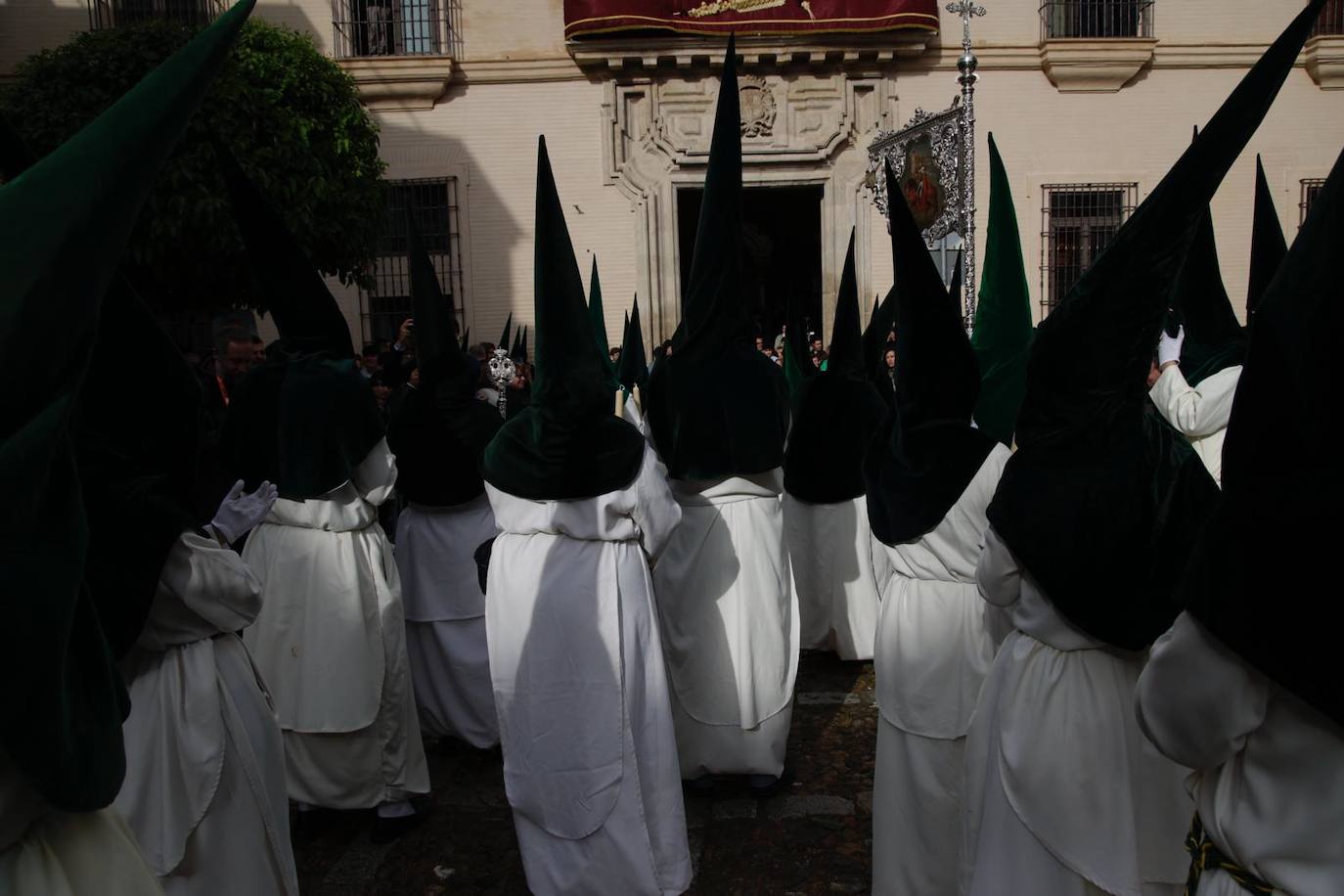 La Redención realiza su estación de penitencia a la Catedral de Sevilla este Lunes Santo 