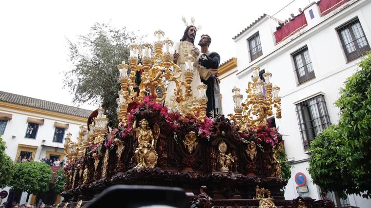Lunes Santo de la Semana Santa de Sevilla 2024, en imágenes
