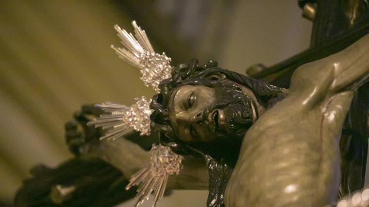 Lunes Santo de la Semana Santa de Sevilla 2024, en imágenes
