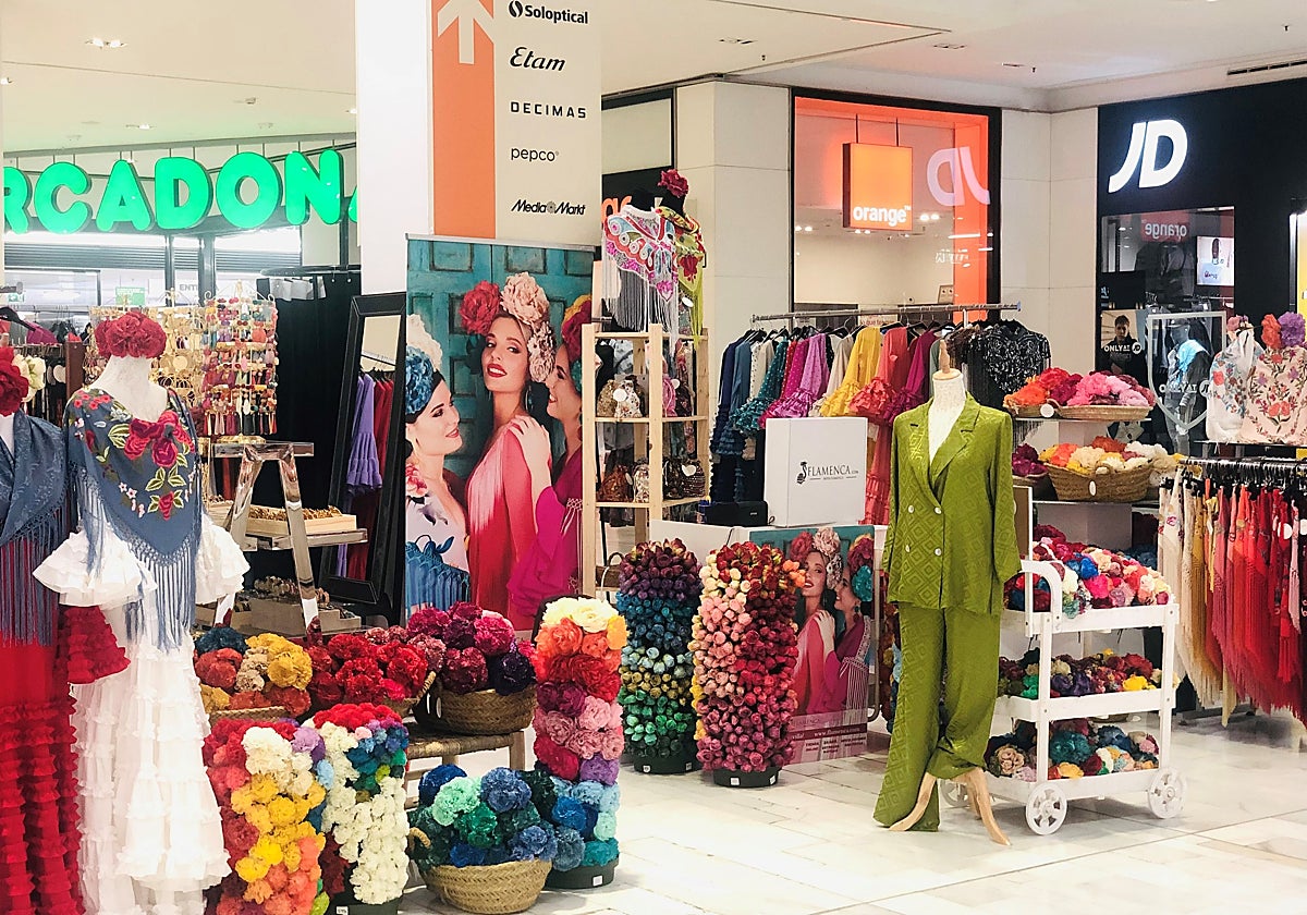 El centro comercial Los Arcos estrena una tienda pop-up de moda flamenca