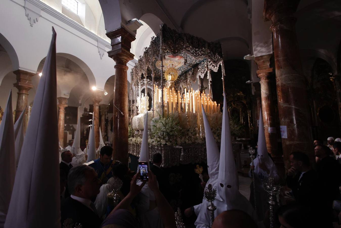 Salida de la hermandad de la Candelaria en la Semana Santa de Sevilla 2024