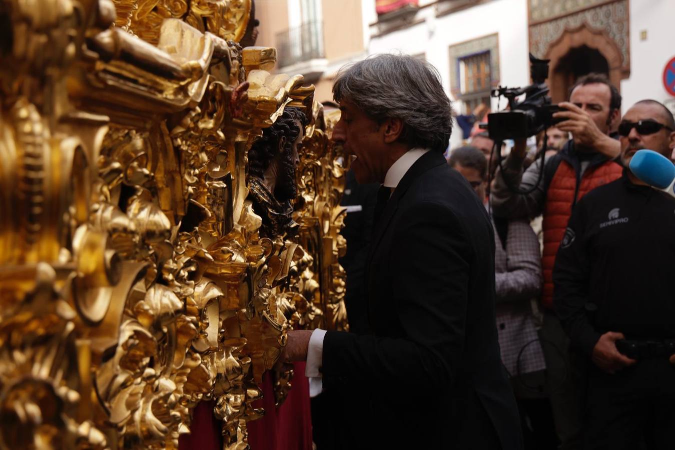 Salida de la hermandad de la Candelaria en la Semana Santa de Sevilla 2024