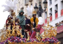 Miércoles Santo de la Semana Santa de Sevilla 2024, en imágenes