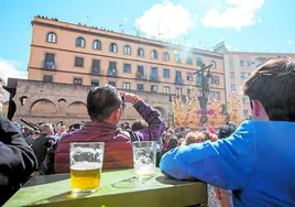 Las restricciones en Semana Santa «matan» a los bares de Sevilla y aúpan a los pillos