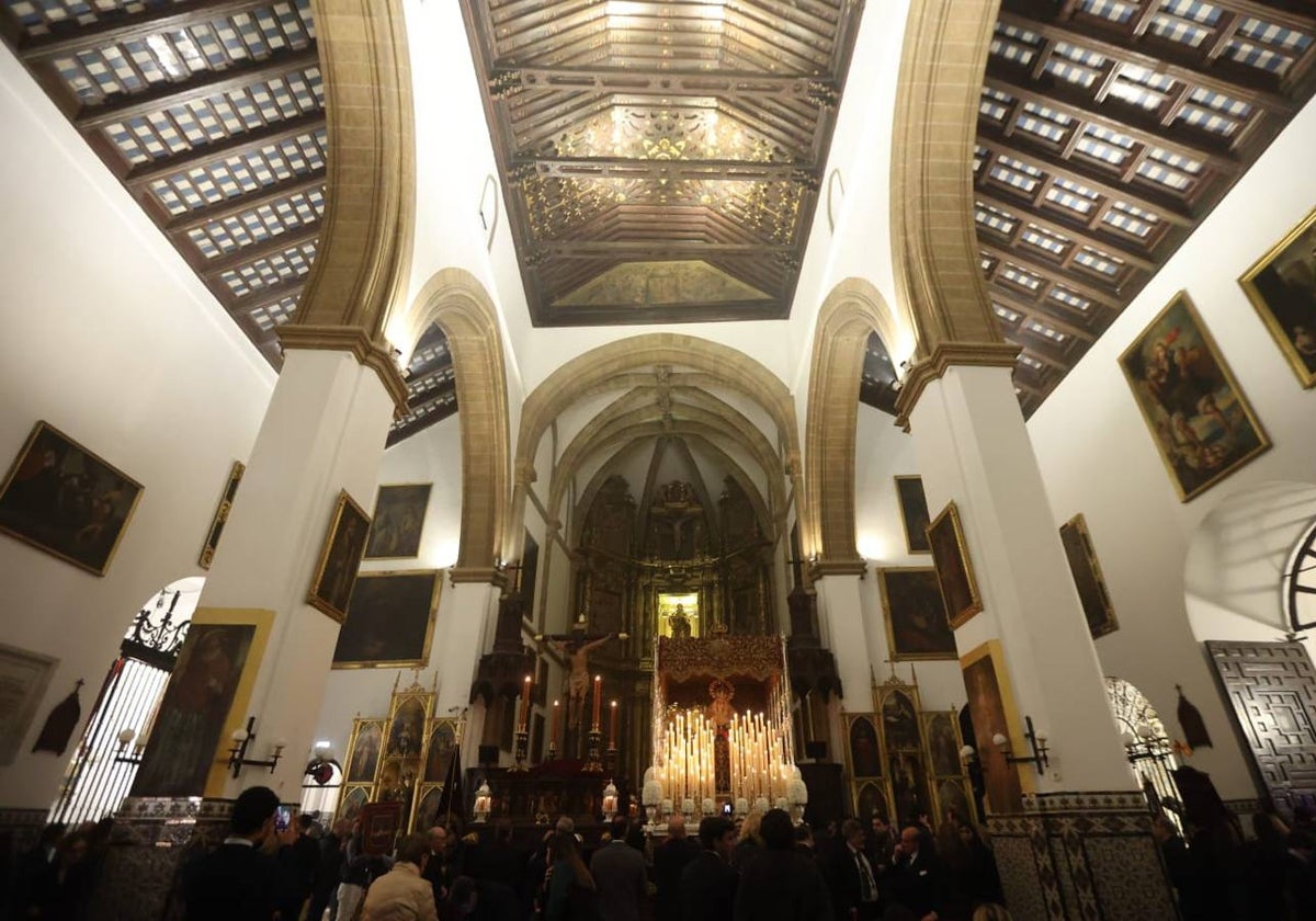 La hermandad del Cristo de Burgos no ha podido realizar su estación de penitencia en la Semana Santa de Sevilla 2024