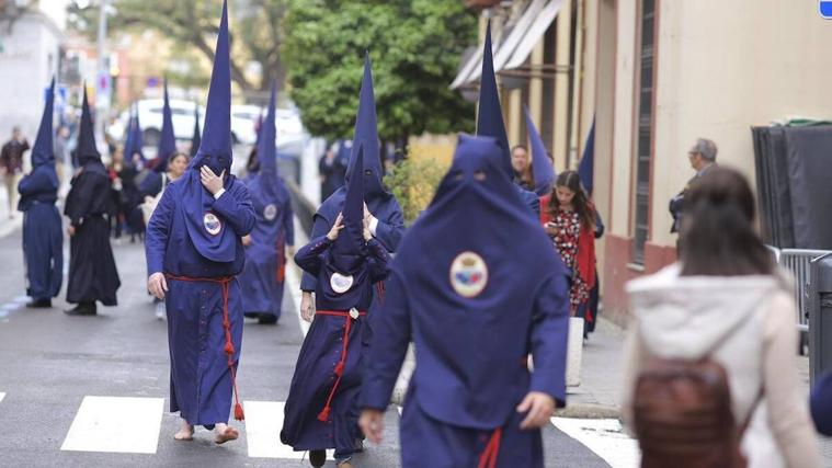 Nazarenos del Baratillo que se han quedado sin realizar estación de penitencia