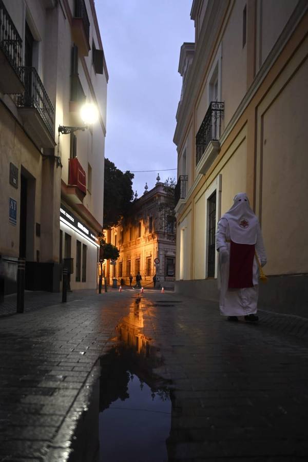 La hermandad de las Siete Palabras se queda sin procesionar por las inclemencias meteorológicas