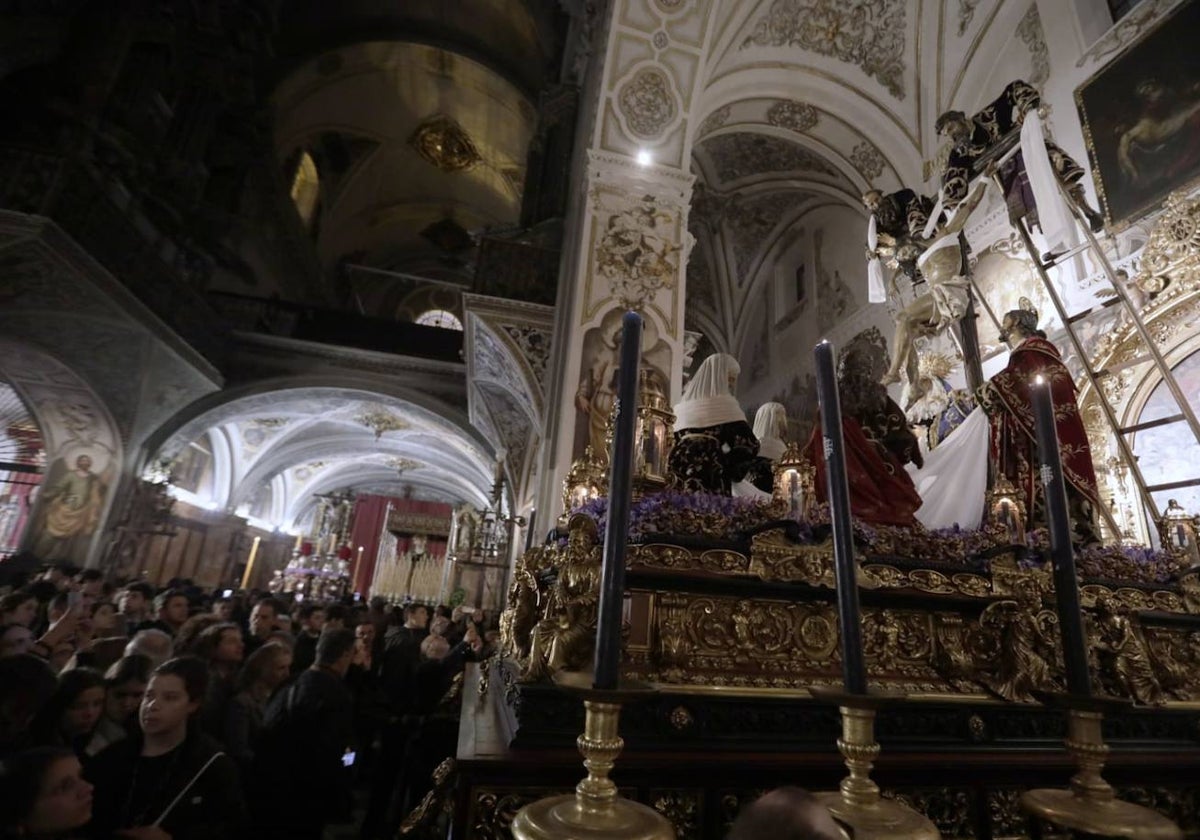 La lluvia impide que la Quinta Angustia realice su estación de penitencia este Jueves Santo