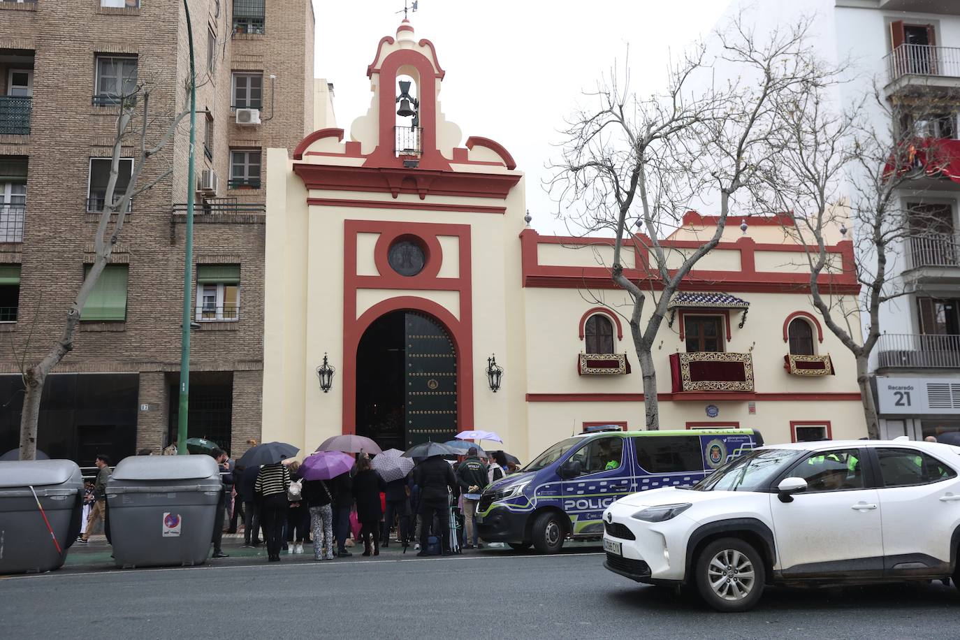 Las precipitaciones impiden que la hermandad de los Negritos salga en procesión por Sevilla este Jueves Santo