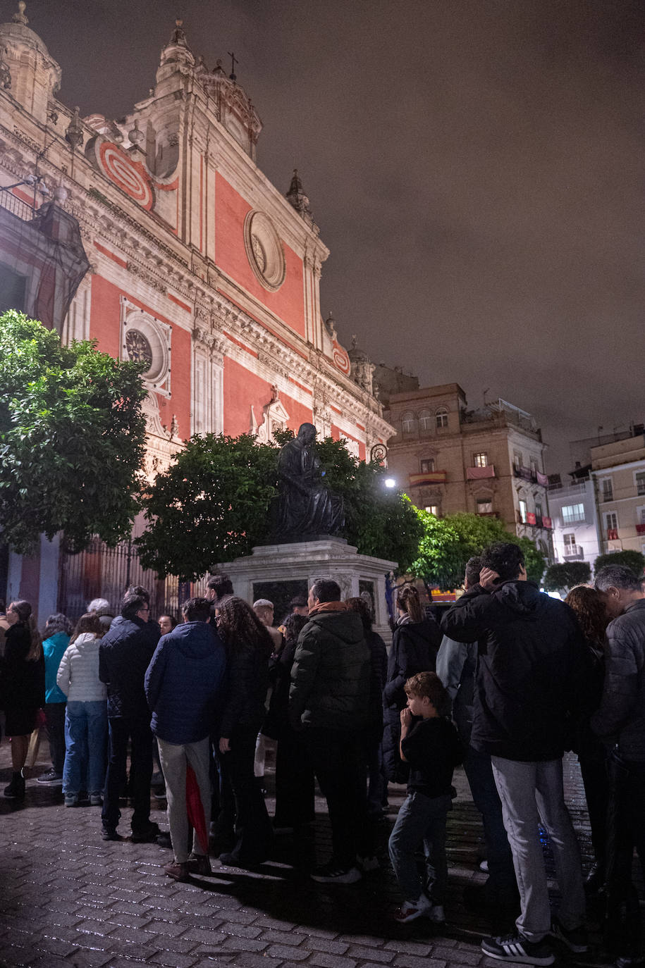 Nuestro Padre Jesús de la Pasión y la Virgen de la Merced permanecen en el Salvador este Jueves Santo debido a la lluvia