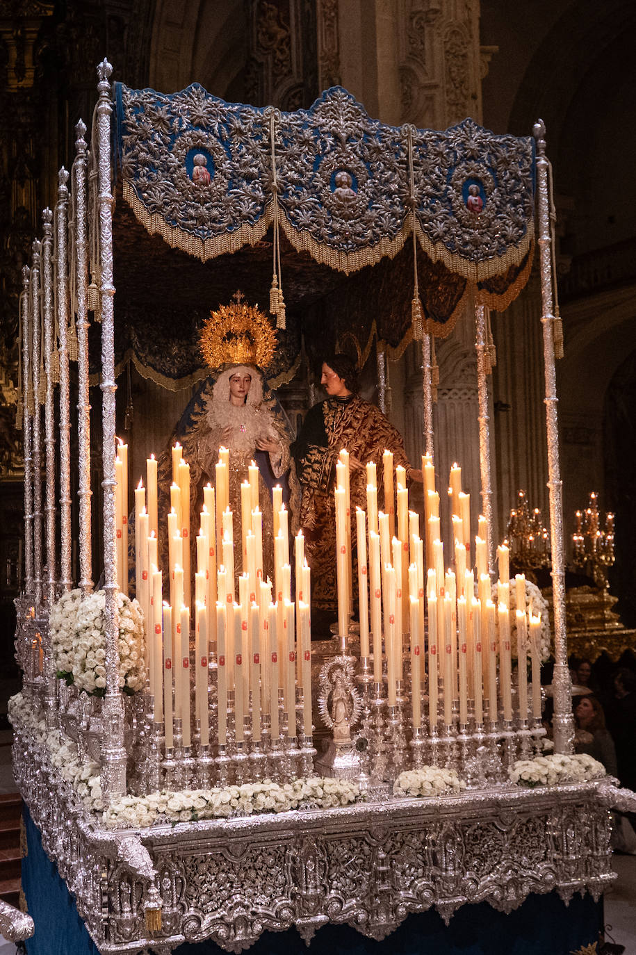 Nuestro Padre Jesús de la Pasión y la Virgen de la Merced permanecen en el Salvador este Jueves Santo debido a la lluvia