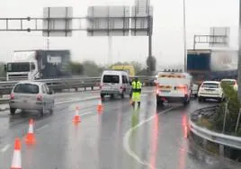 Cortadas varias carreteras en la Sierra Norte de Sevilla por el fuerte temporal de lluvias y viento