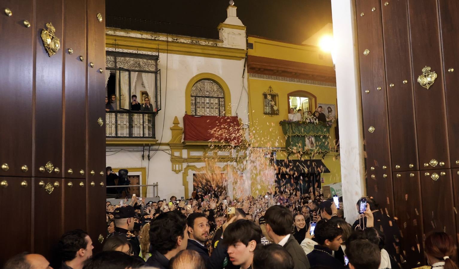 La hermandad de la Esperanza de Triana fue la primera de la noche en comunicar que no saldrían a las calles de Sevilla en la Madrugada 2024