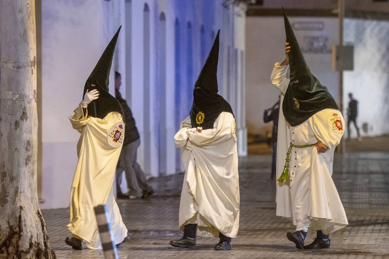 La hermandad de la Macarena no pudo procesionar por las calles de Sevilla en la Madrugada 2024 por las malas previsiones meteorológicas