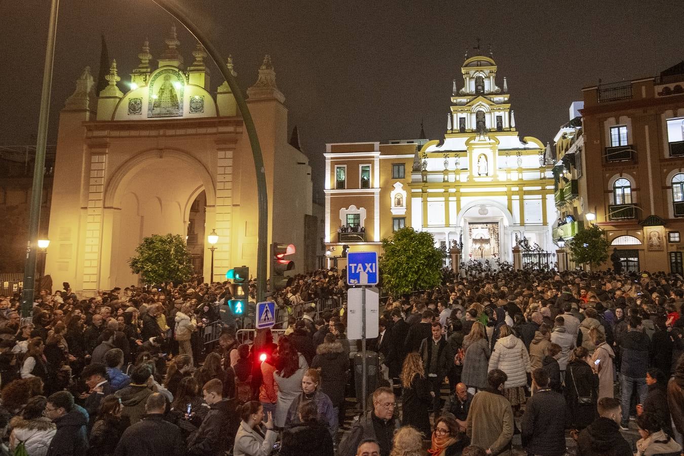 La hermandad de la Macarena no pudo procesionar por las calles de Sevilla en la Madrugada 2024 por las malas previsiones meteorológicas