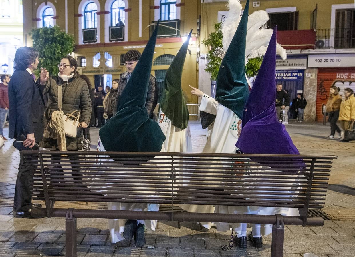 La hermandad de la Macarena no pudo procesionar por las calles de Sevilla en la Madrugada 2024 por las malas previsiones meteorológicas