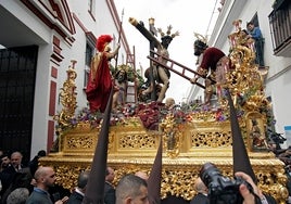 Gota a gota: luces y contraluces de la Semana Santa de Sevilla 2024