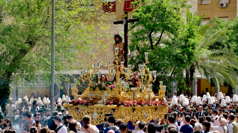 Hermandades y procesiones del Sábado Santo en Sevilla