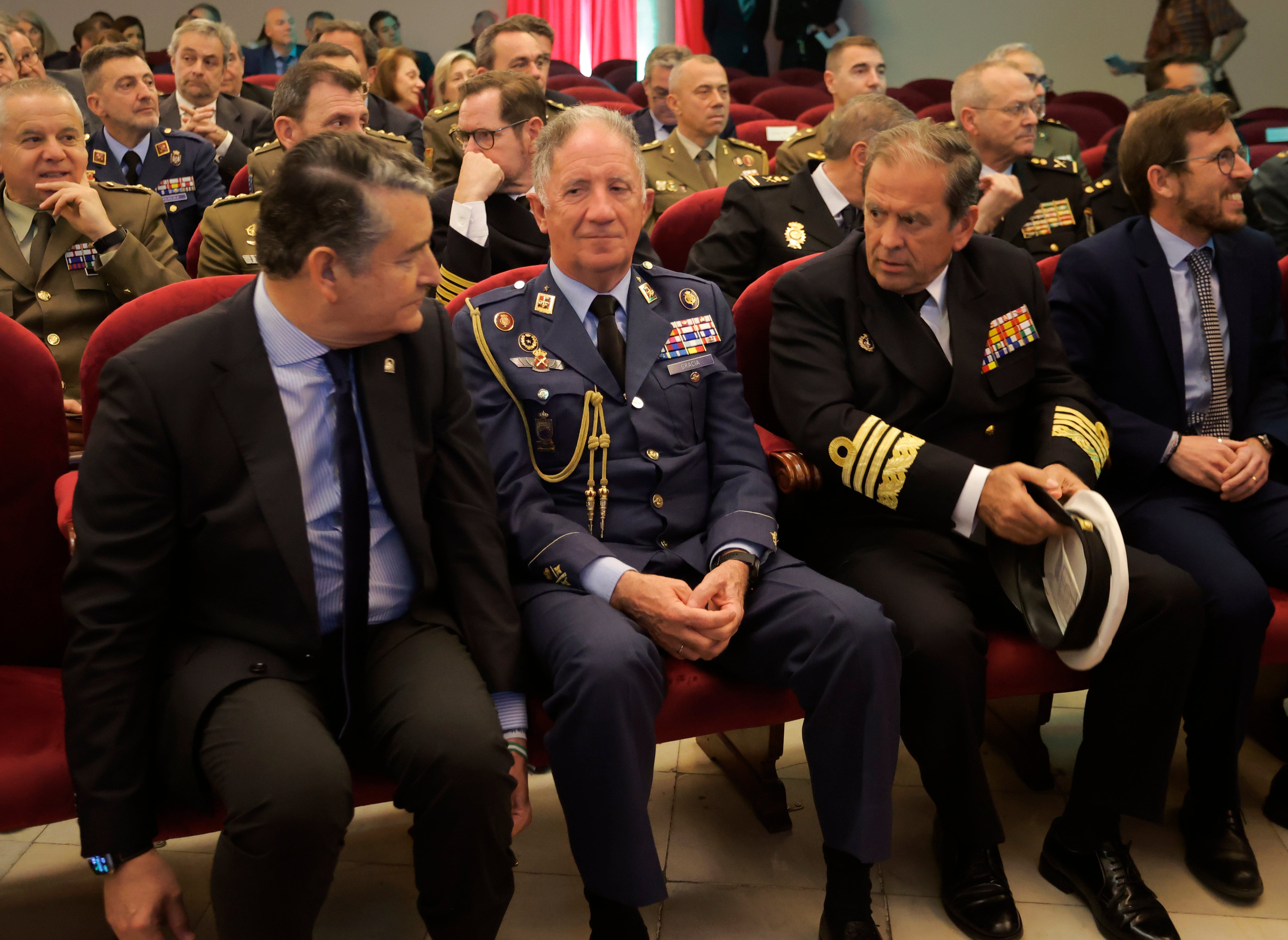 Antonio Sanz, Eugenio Díaz del Río Jáudenes y Manuel Alejandro Cardenete Javier Hernández Antuña, Carlos de Ysasi-Ysasmendi y Jaime Vidal Mena