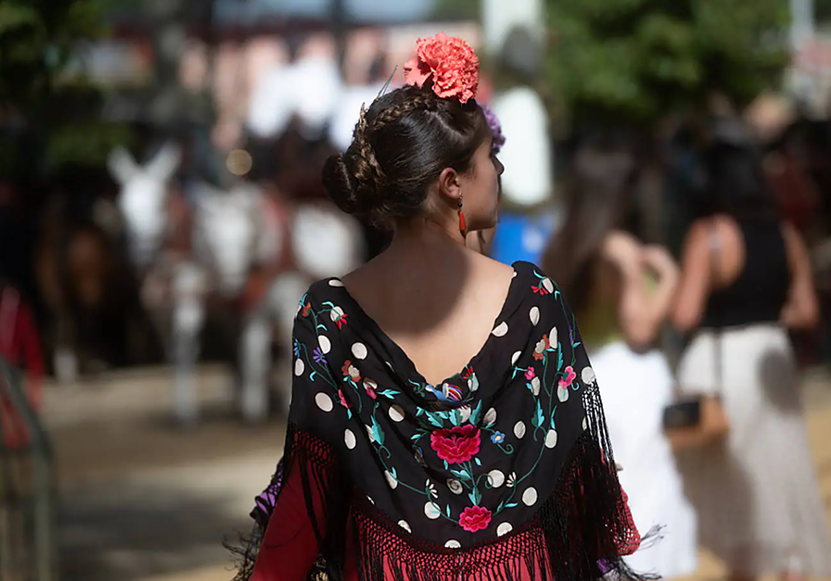 Ambiente en las calles del Real de la Feria de Abril el pasado año 2023