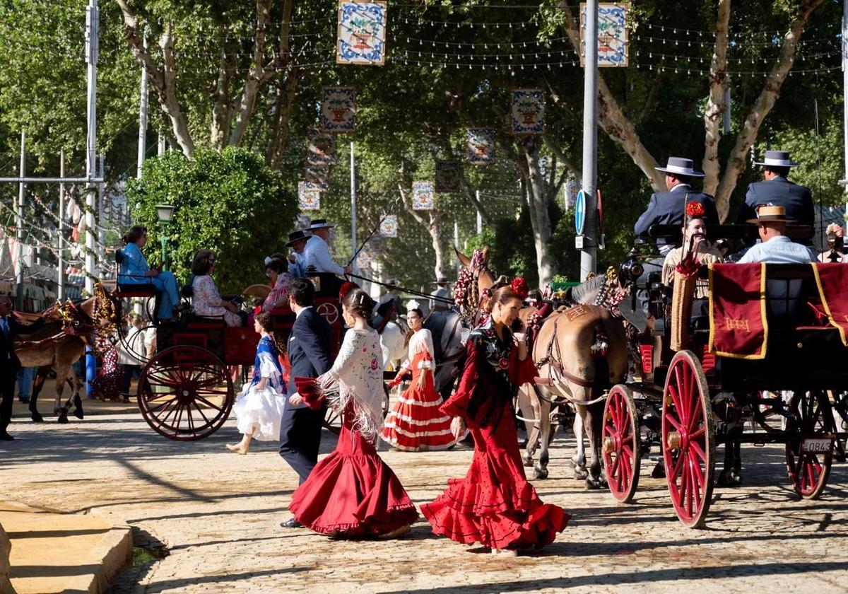 Multitudinaria jornada de Feria, previa al festivo
