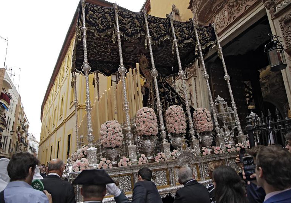 Tejera interpretó '¡El calvario de un artista!' tras la Virgen del Subterráneo
