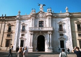 La Universidad de Sevilla abre un «procedimiento administrativo» a un profesor al que acusan de «invitar» a consumir «drogas duras»