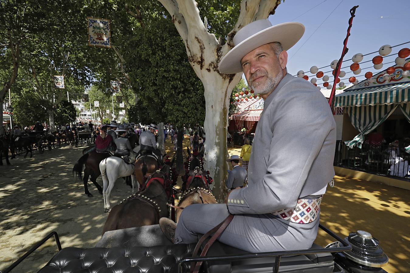 Ambiente durante el lunes en la Feria de Sevilla de 2024