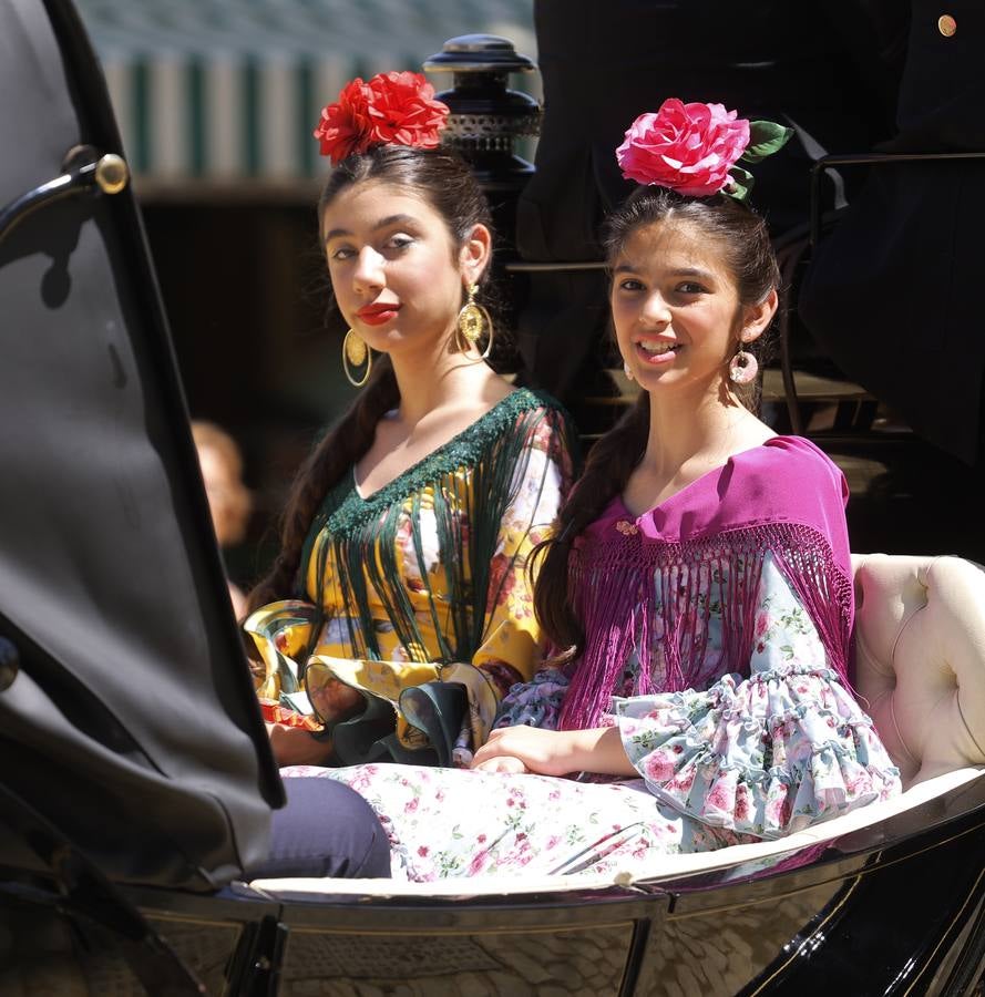Ambiente durante el lunes en la Feria de Sevilla de 2024
