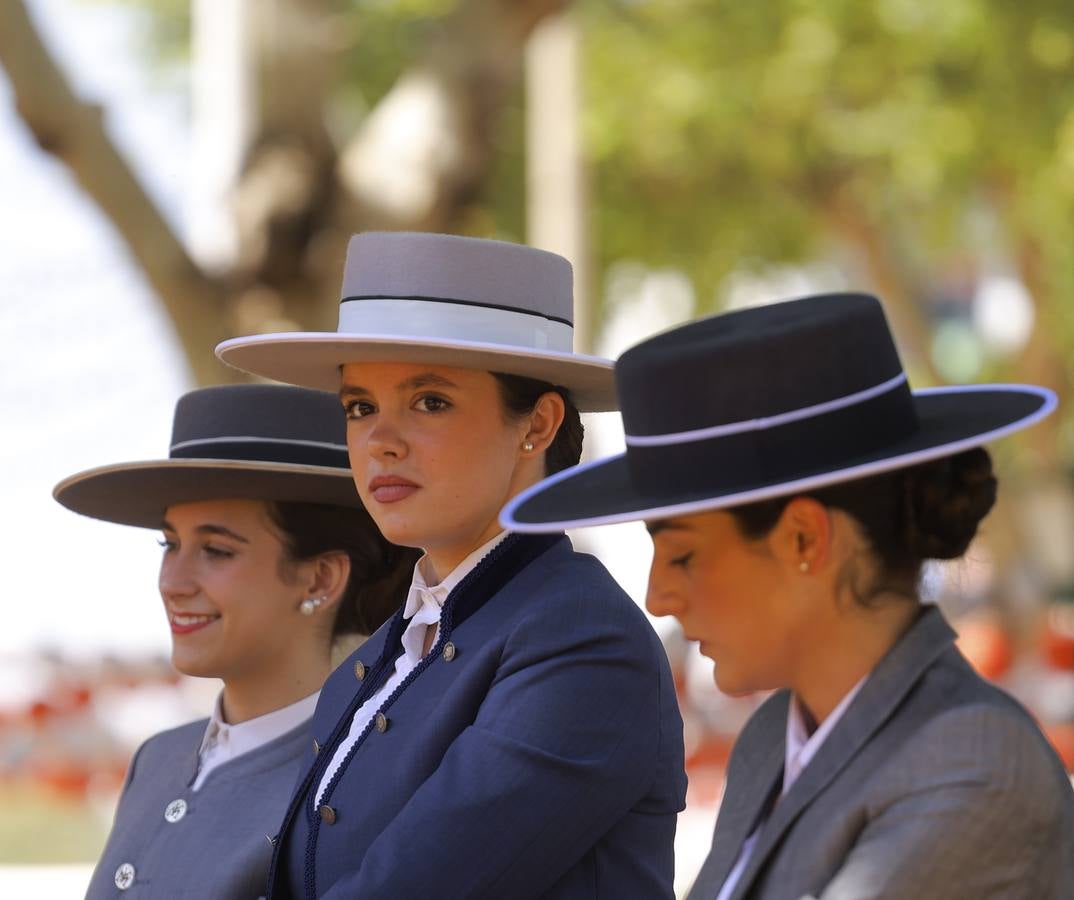 Ambiente durante el lunes en la Feria de Sevilla de 2024