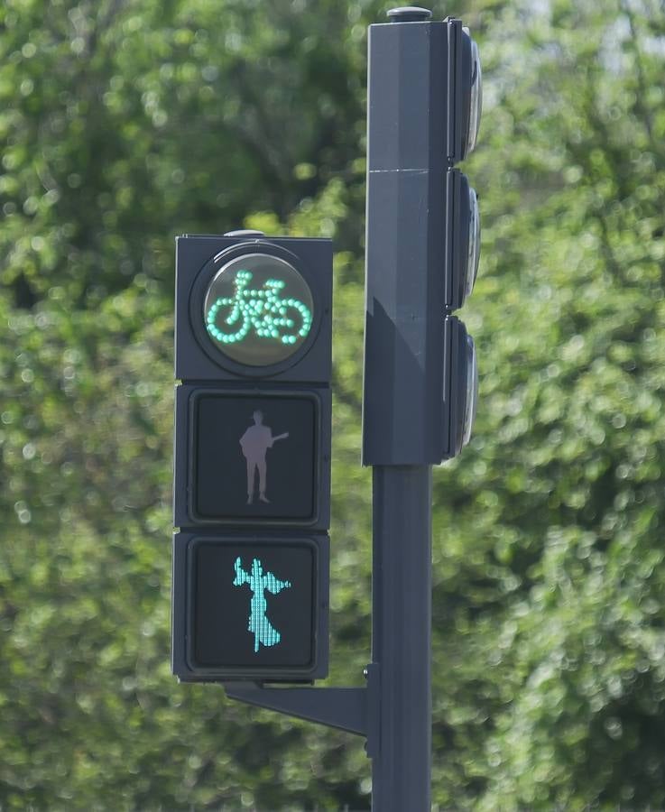 Ambiente durante el lunes en la Feria de Sevilla de 2024