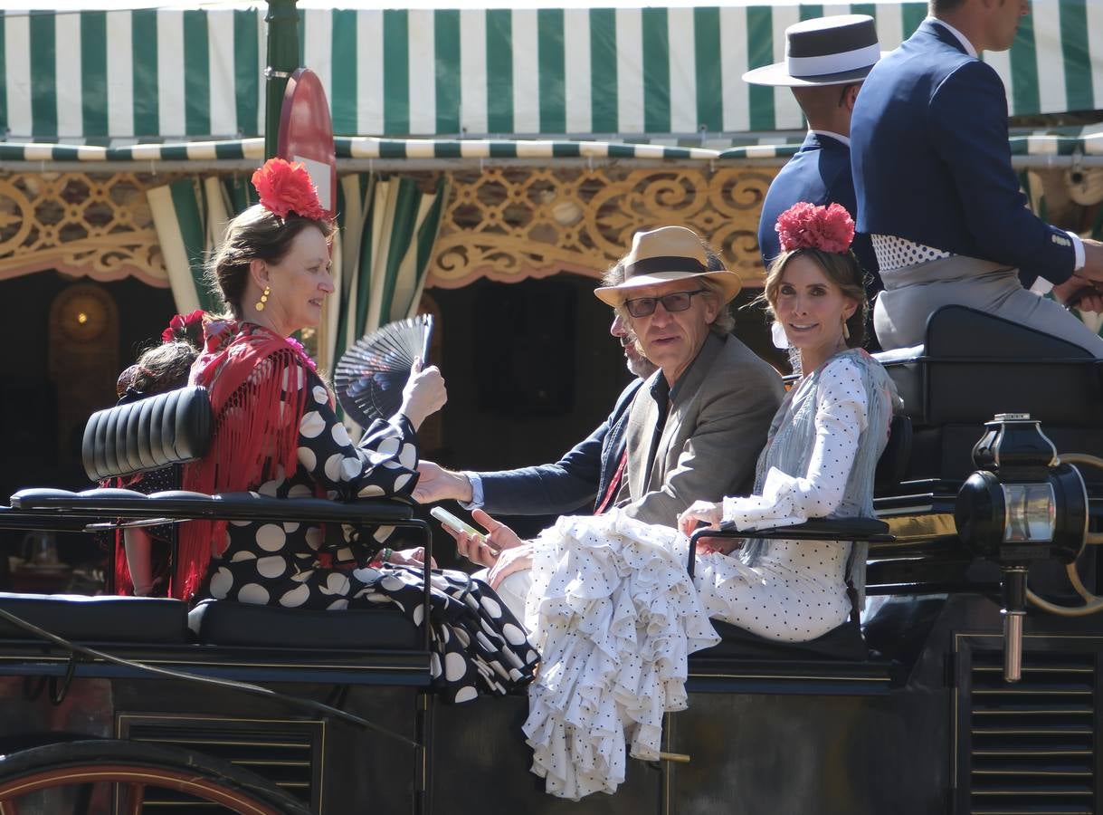 Ambiente durante el lunes en la Feria de Sevilla de 2024
