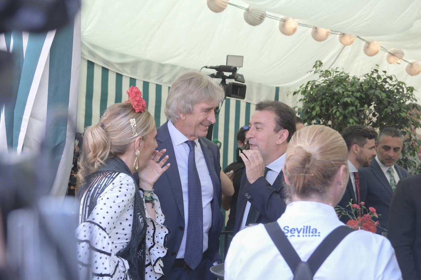 Ambiente durante el lunes en la Feria de Sevilla de 2024