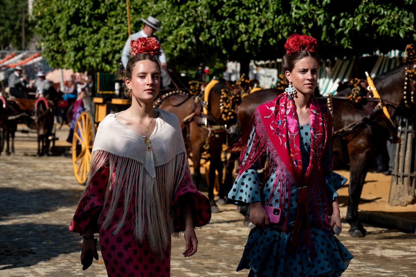 Ambiente durante el lunes en la Feria de Sevilla de 2024