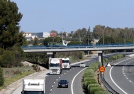 El Ministerio adjudica el proyecto de un tercer carril de 7 kilómetros para la A-4 en Sevilla