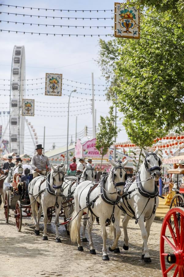 Ambiente en el real durante el miércoles de la Feria de Abril 2024