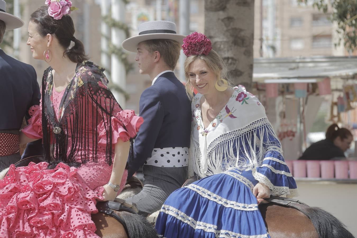 Gran ambiente en las calles del real este jueves de Feria