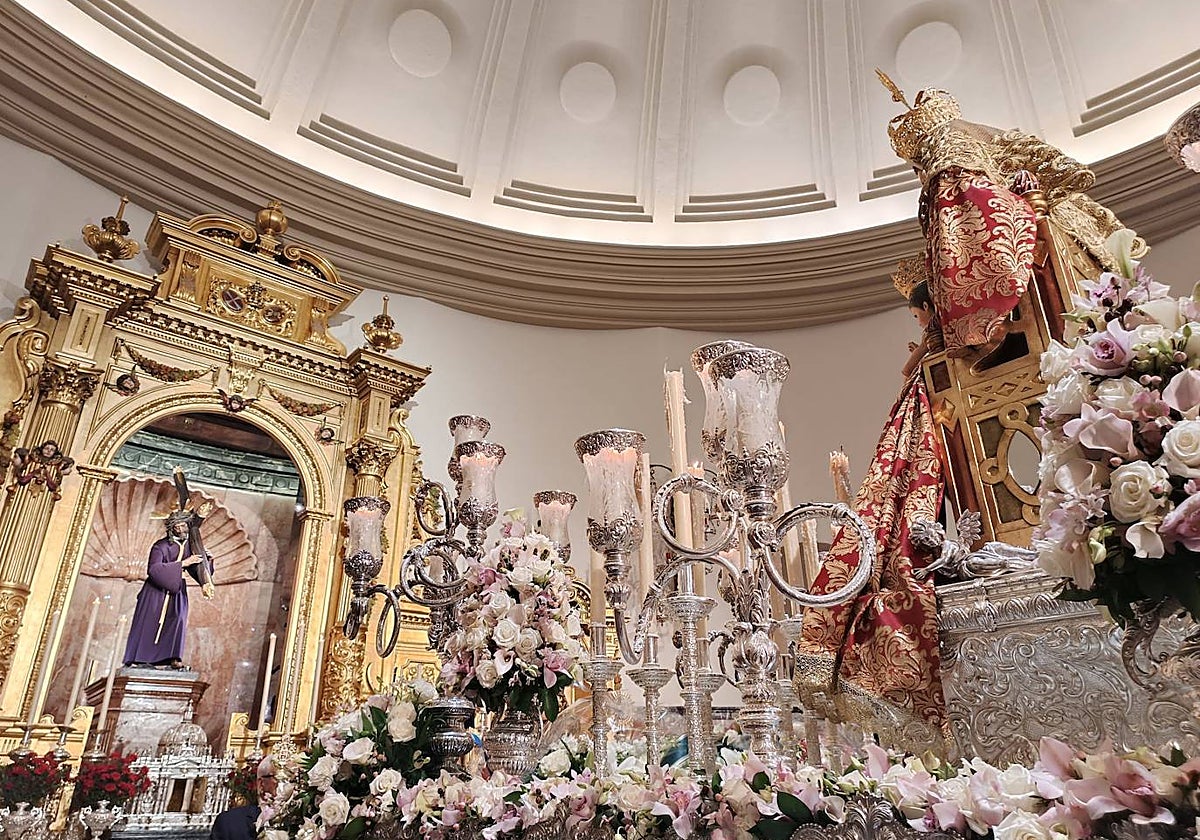 La Candelaria Madre de Dios ante Jesús del Gran Poder