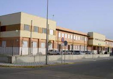 Muere una menor de 12 años en la puerta de un instituto de La Rinconada