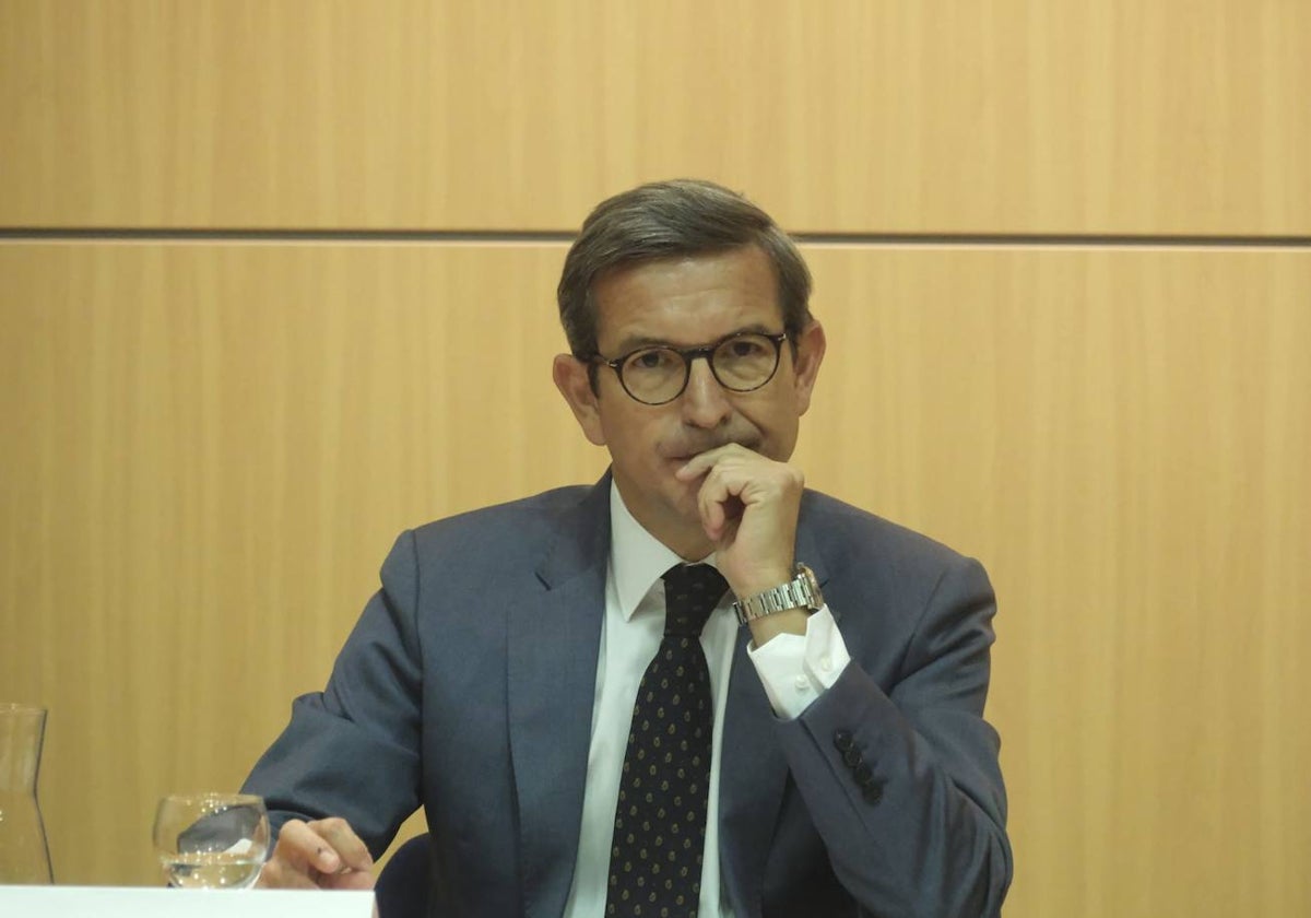 Jorge Paradela, consejero de Industria, Energía y Minas de Andalucía, en el foro de debate 'Redes para la industrialización: necesidad, urgencia y desafíos', organizado por la Asociación para la Transición Energética