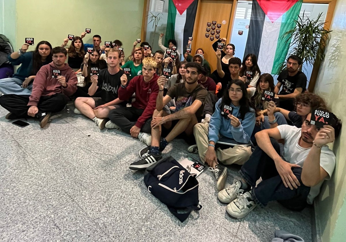 Estudiantes de la UPO han acampado en el interior del rectorado