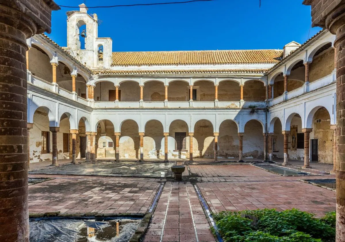 Claustro del convento de la Concepción en Carmona