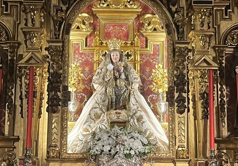 La Virgen de Valme en su Capilla de la parroquia de Santa María Magdalena de Dos Hermanas