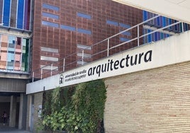 Profesores y alumnos de la Universidad de Sevilla piden que se concrete cuándo se elegirá rector por sufragio universal